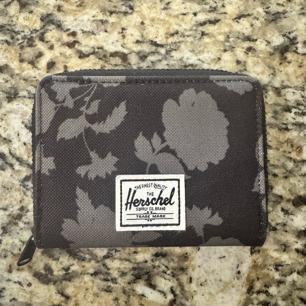 Herschel Supply Company Floral Key & Card Holder - Black and Gray